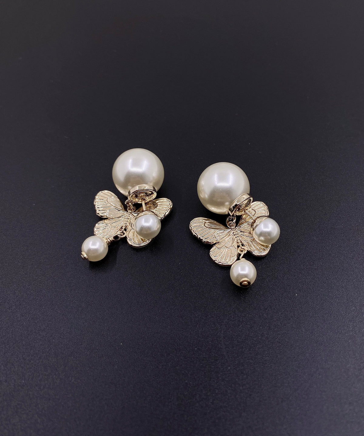 P65 Pearl Earrings