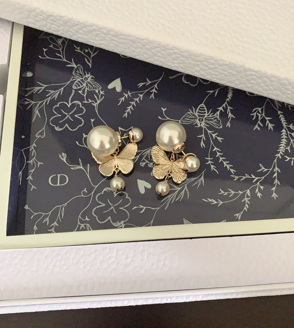 P65 Pearl Earrings