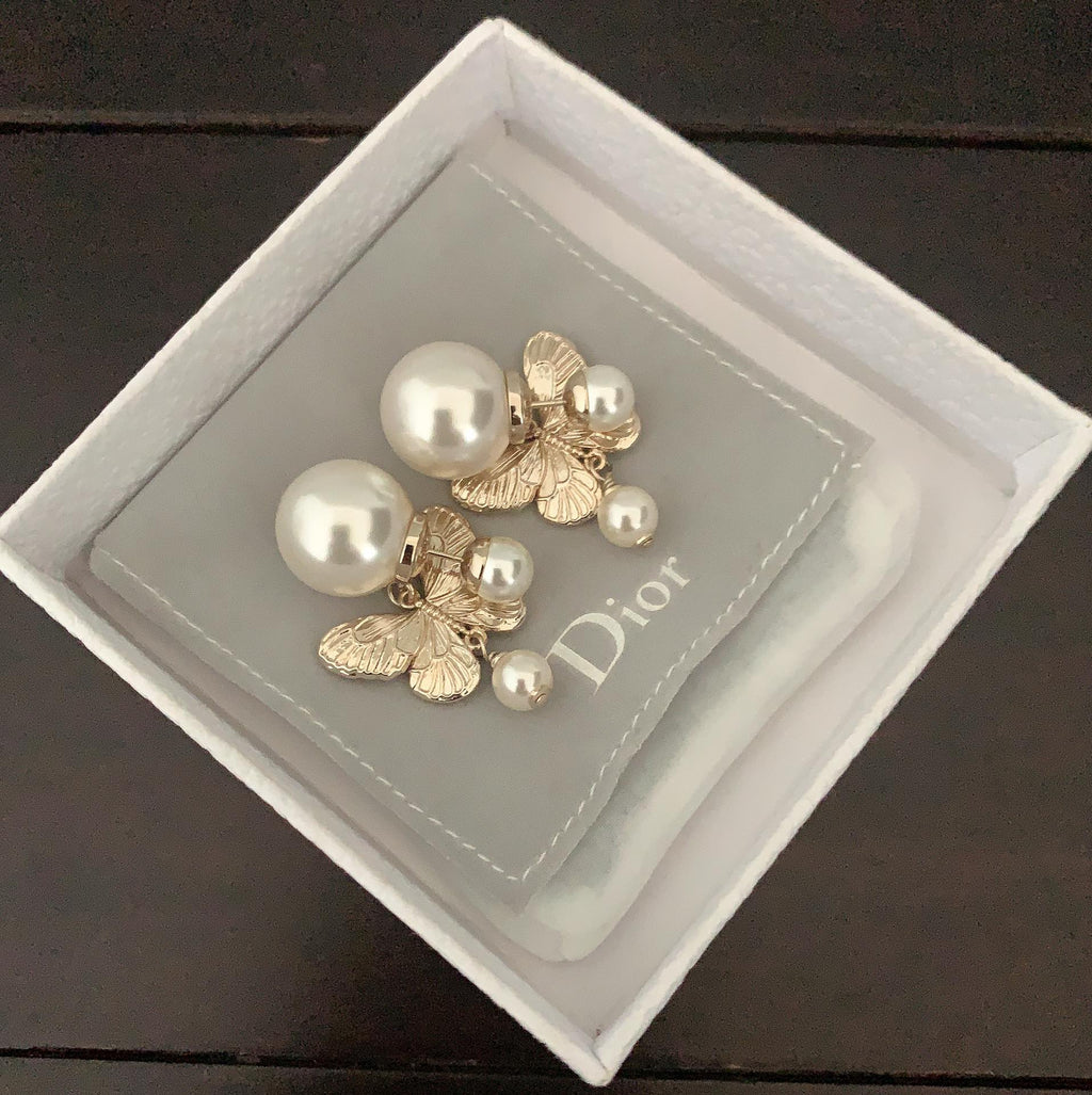 P65 Pearl Earrings
