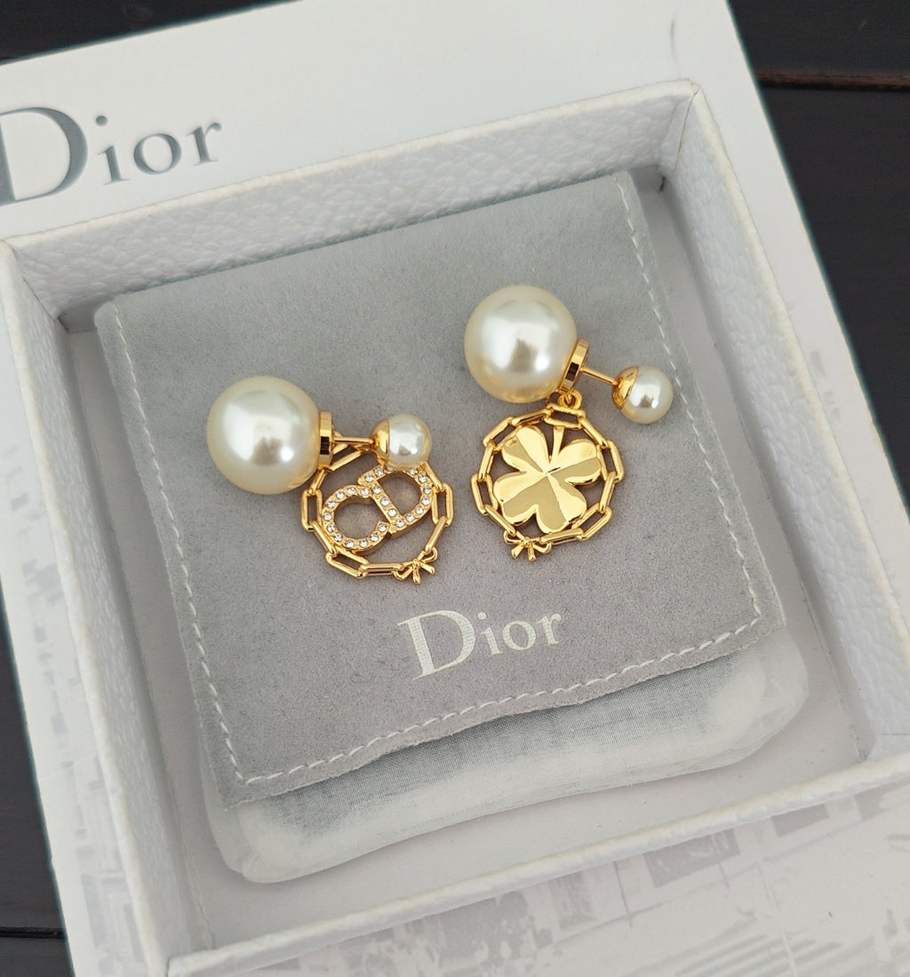 Pearl Four-Leaf Clover Earrings