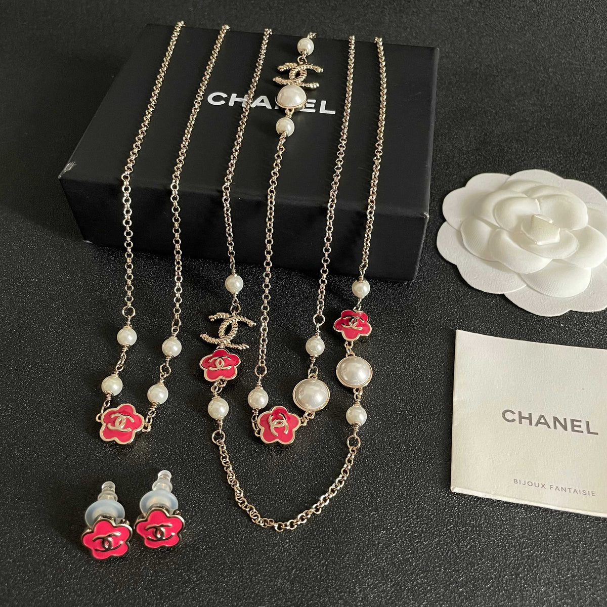 CHANEL P120 Vintage Long Necklace
