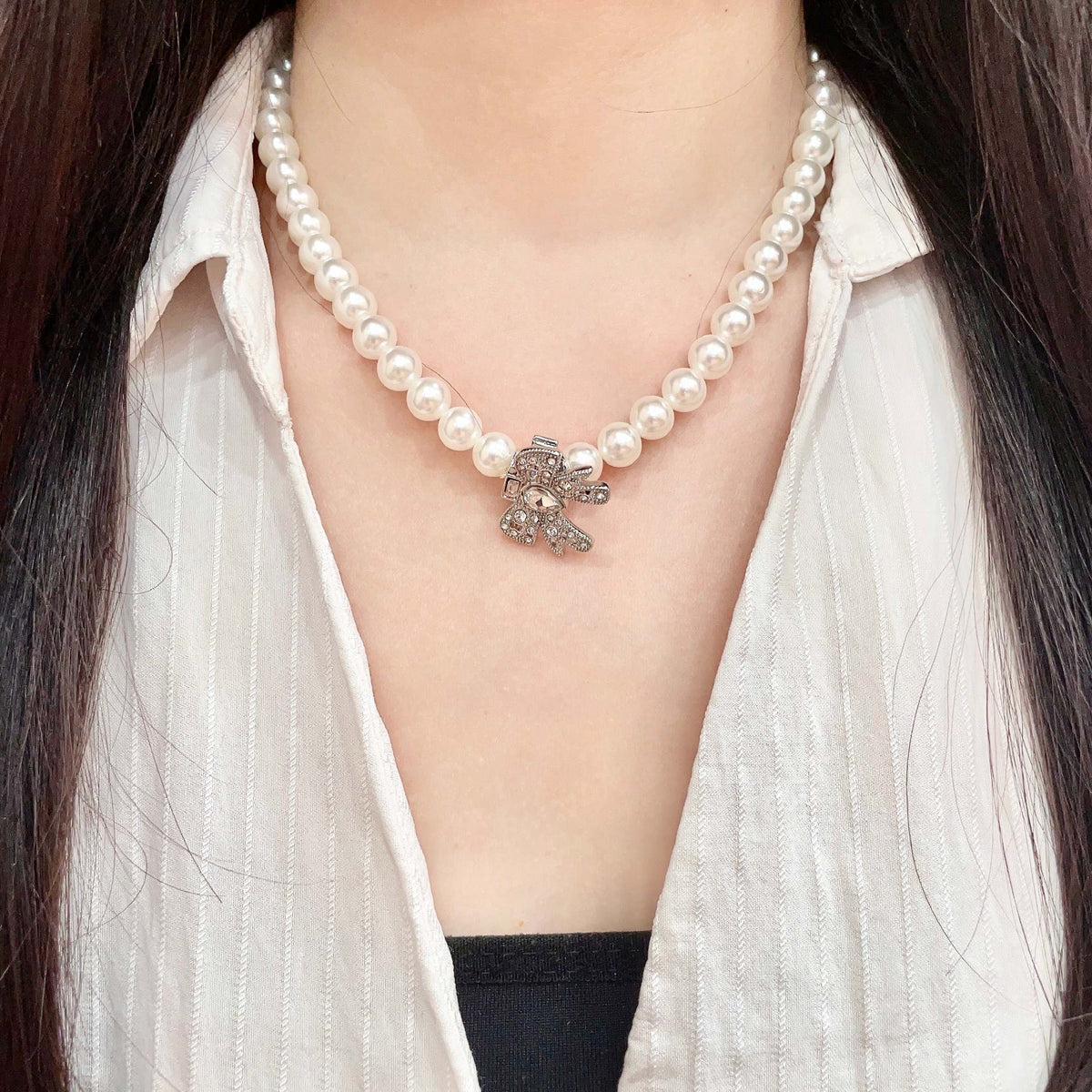 MIU MIU P80 Pearl Pendant Necklace