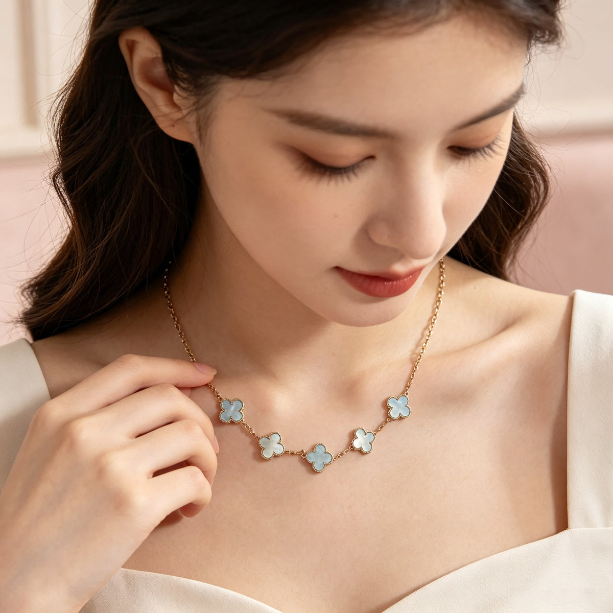 VAN CLEEF & ARPELS Four-Leaf Clover Necklace