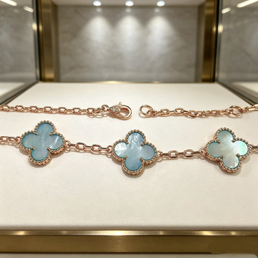 VAN CLEEF & ARPELS Four-Leaf Clover Necklace