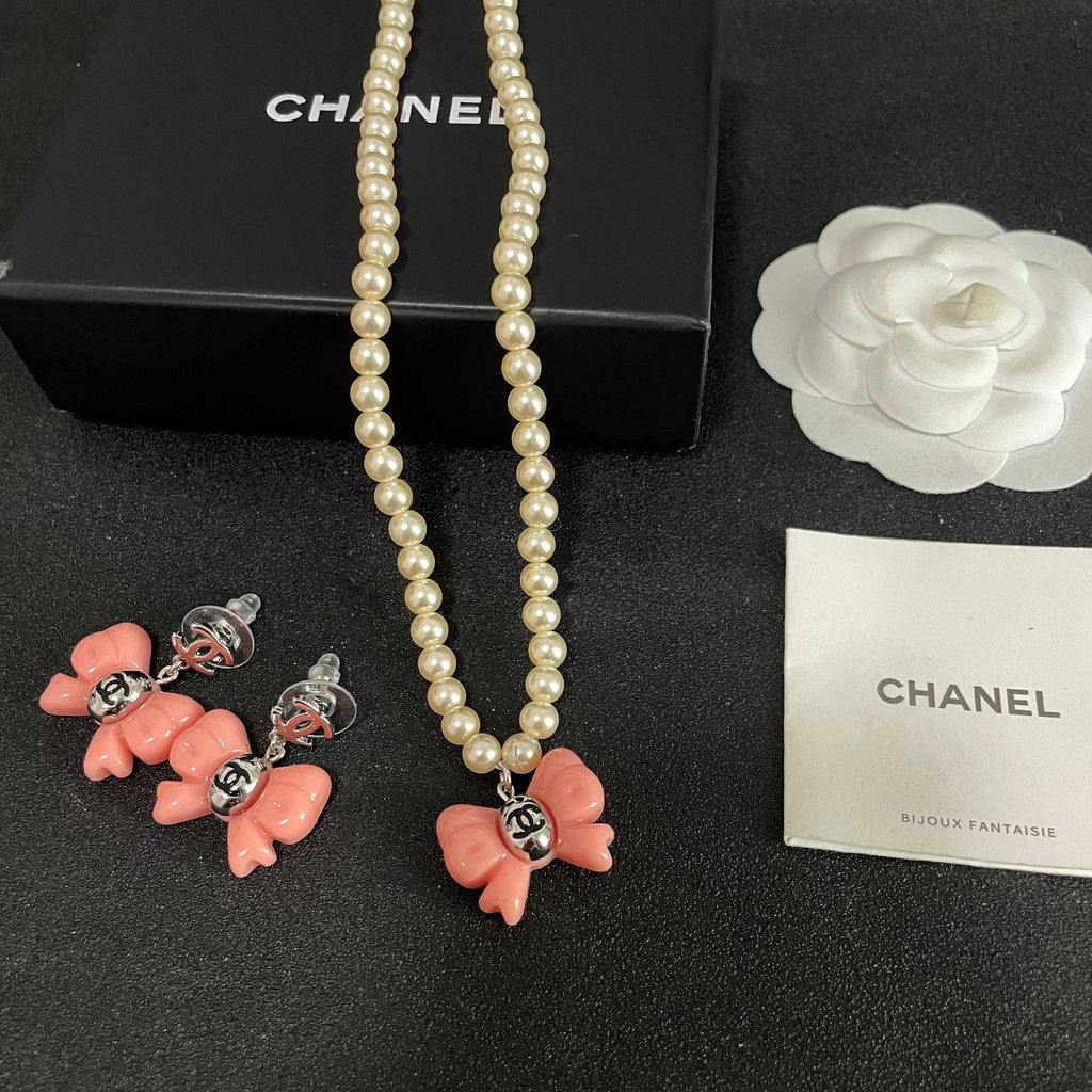 CHANEL Necklace