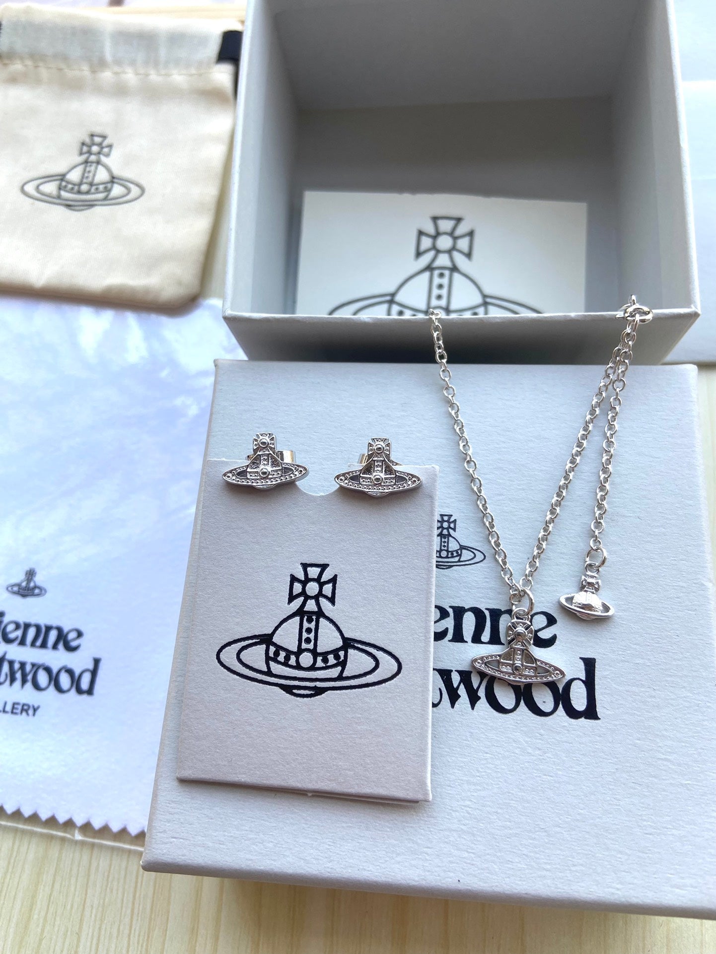 Vivienne Westwood Planet Clavicle Necklace