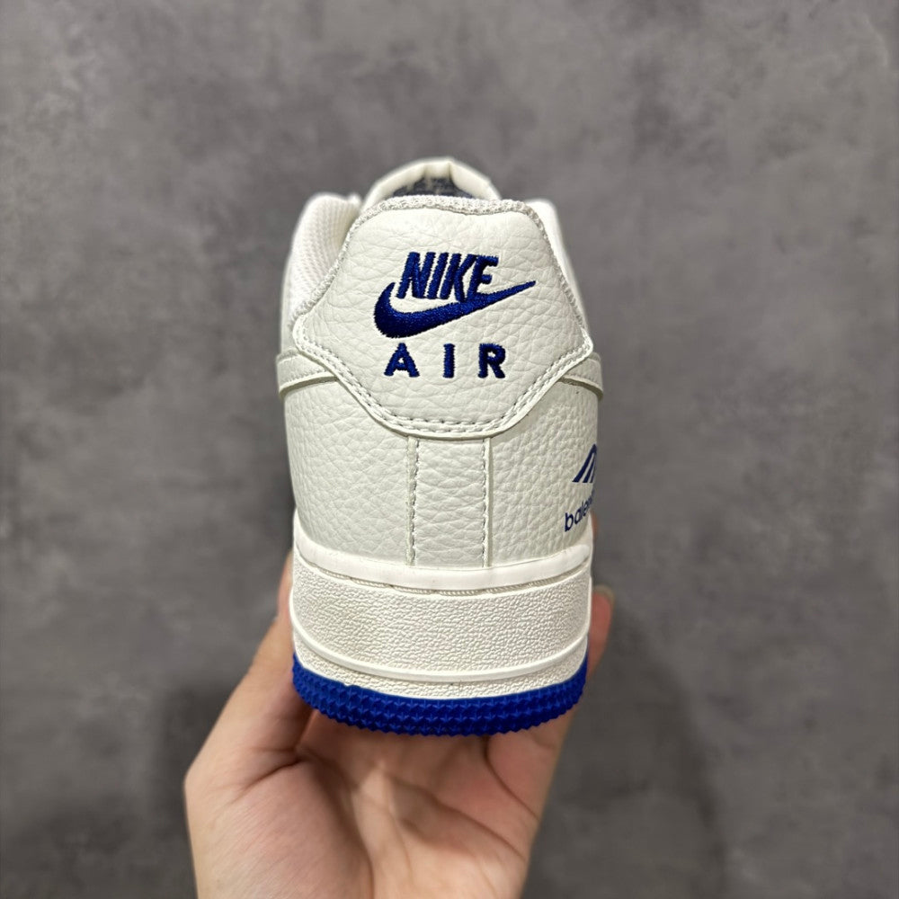 Balenciaga 本地 300 支持放店 定制版 Nike Air Force 1 '07 Low 巴黎世家联名--- 白蓝双色 经典 AF1 鞋型，融入 B Sneaker #01 - Color 02 - Image 4