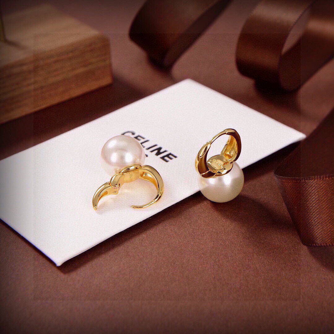 CELINE Pearl Earrings
