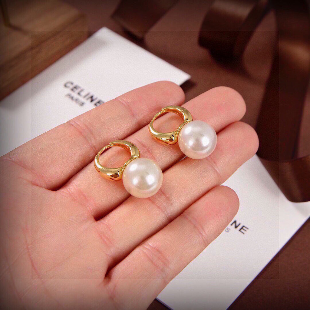 CELINE Pearl Earrings