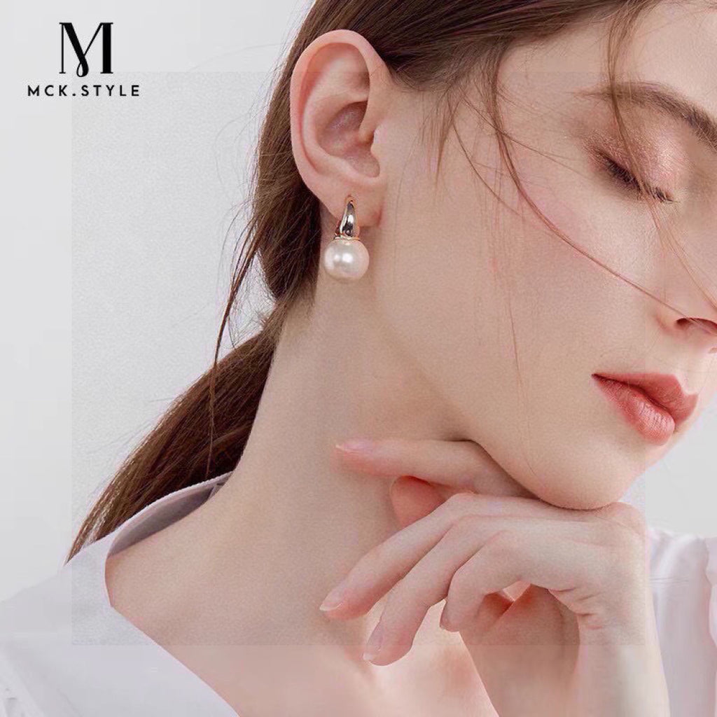 CELINE Pearl Earrings