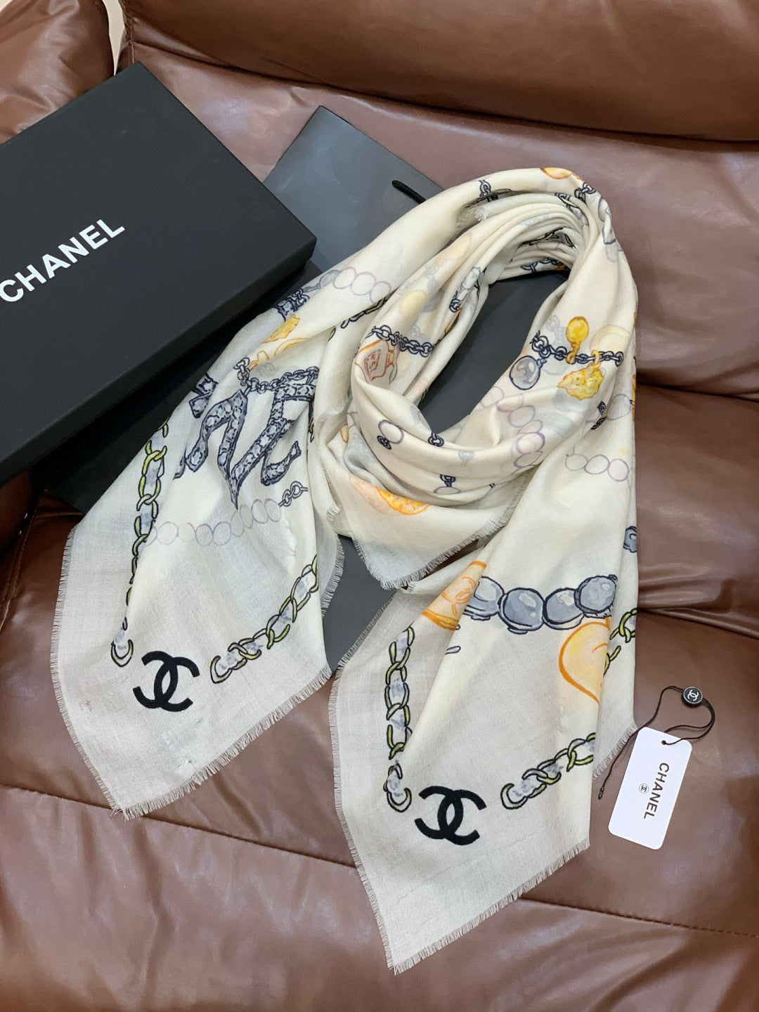 CHANEL P180 Pearl Necklace