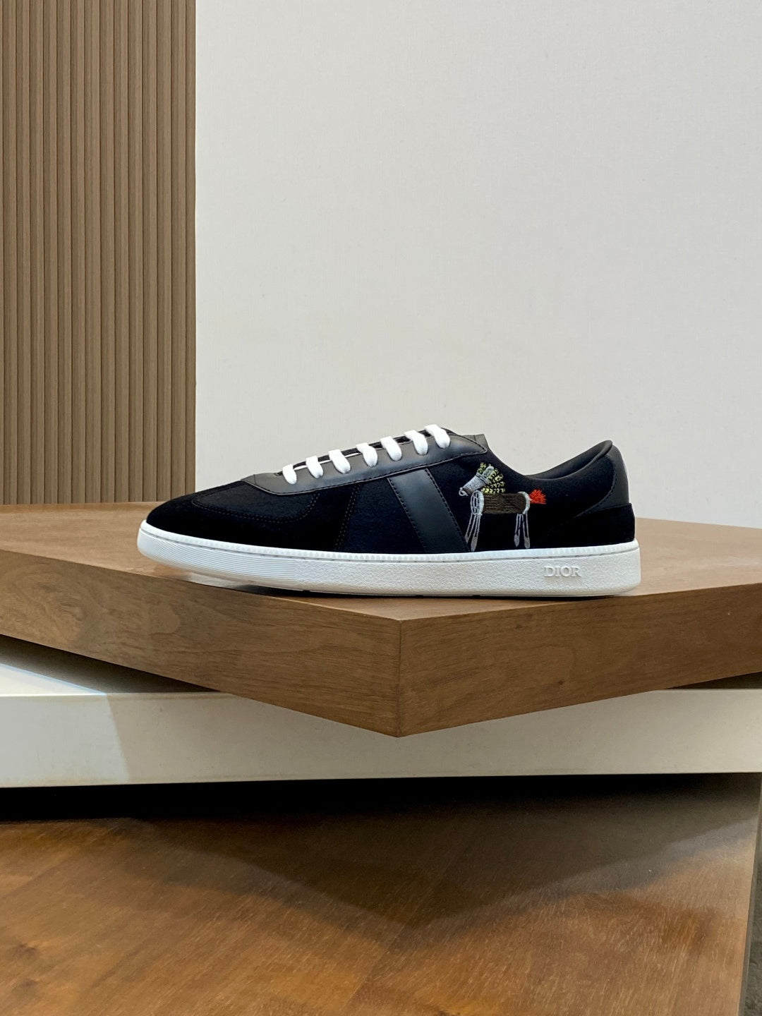 Dior DIOR Sneakers #394