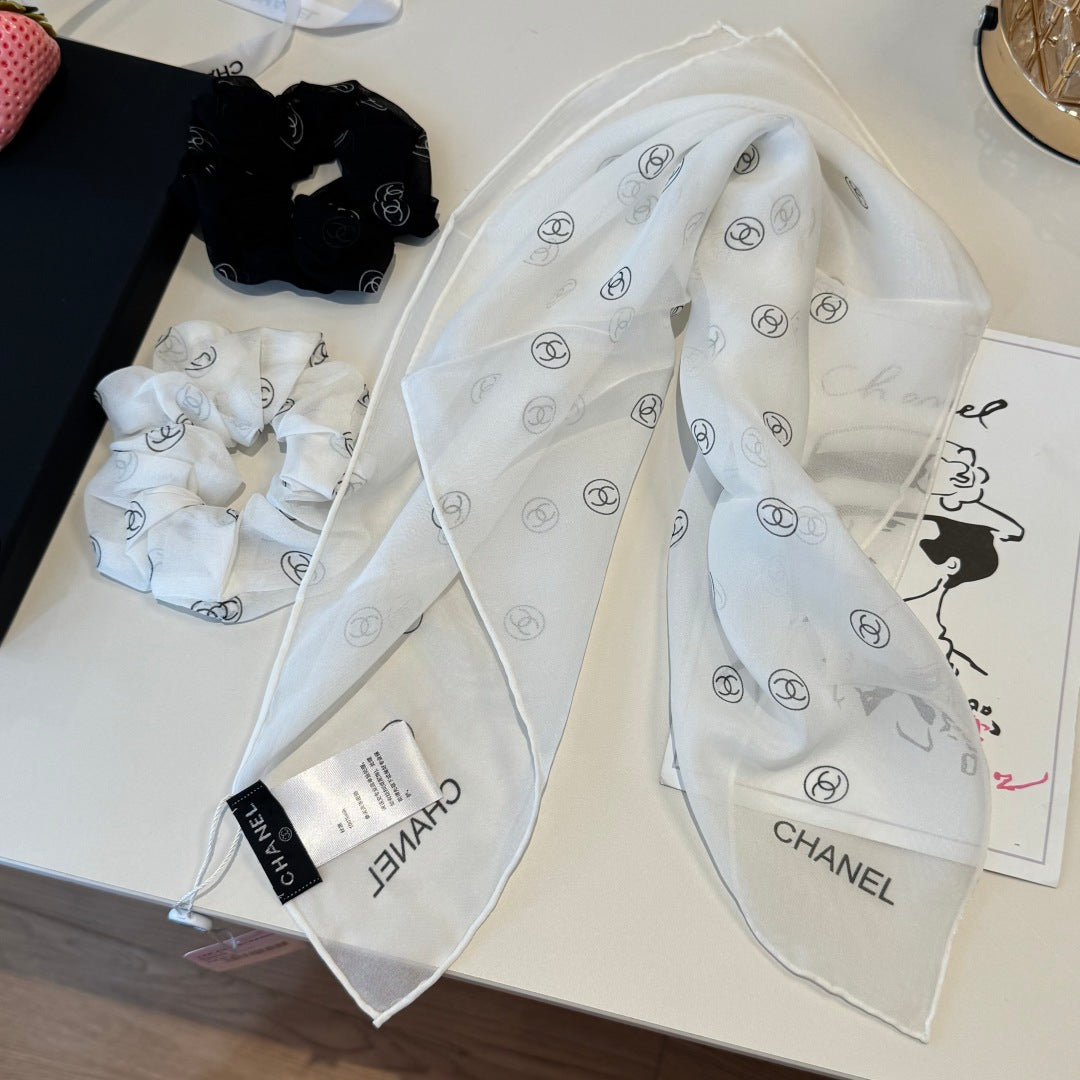 CHANEL Bow Necklace