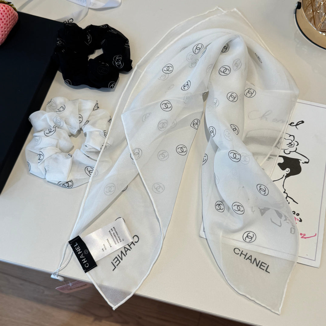 CHANEL Bow Necklace