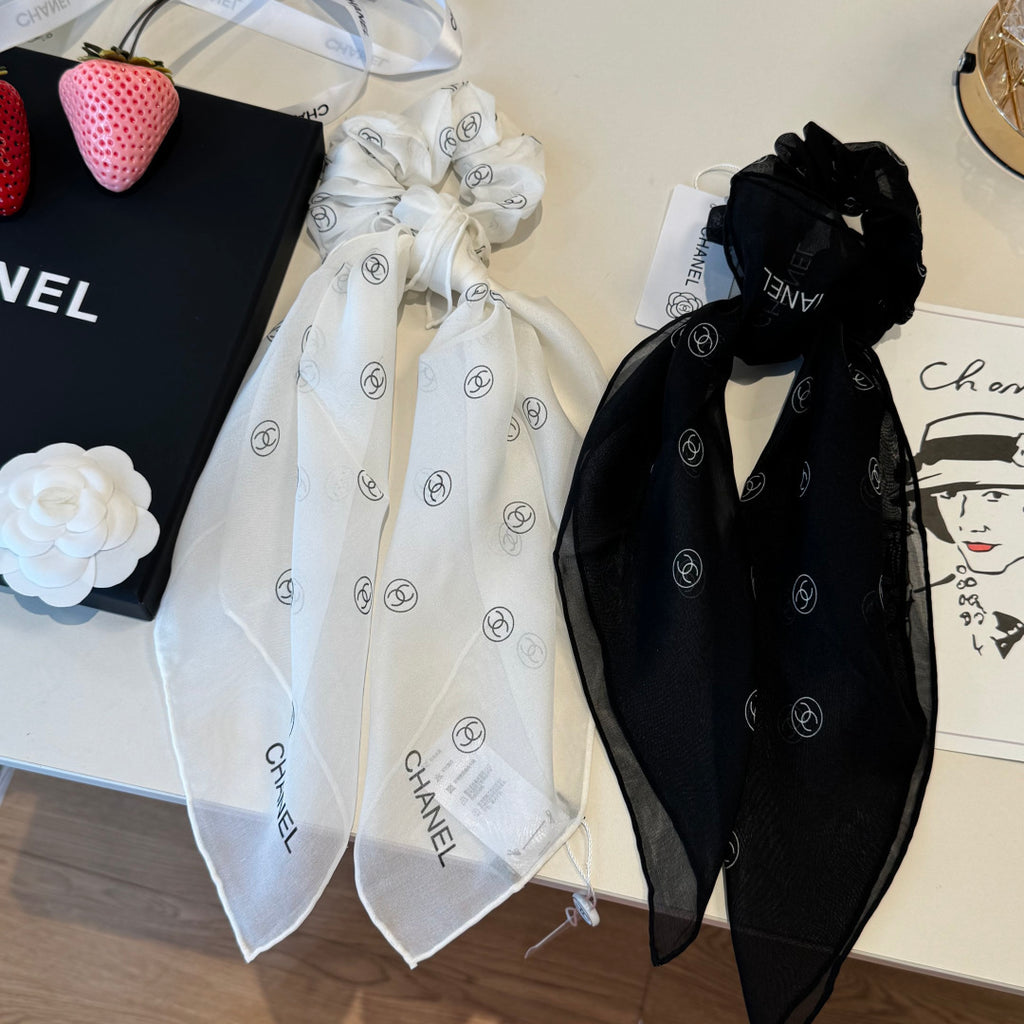 CHANEL Bow Necklace