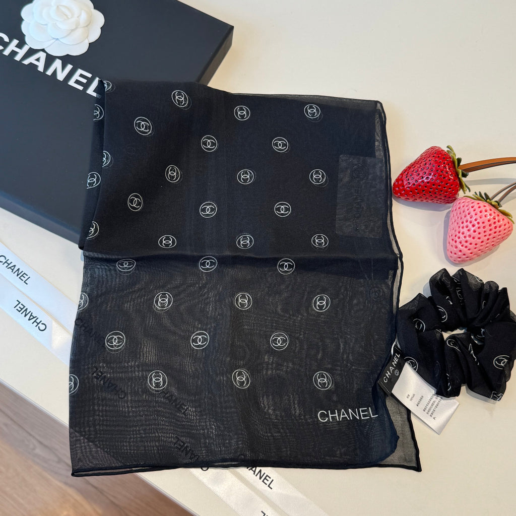 CHANEL Bow Necklace