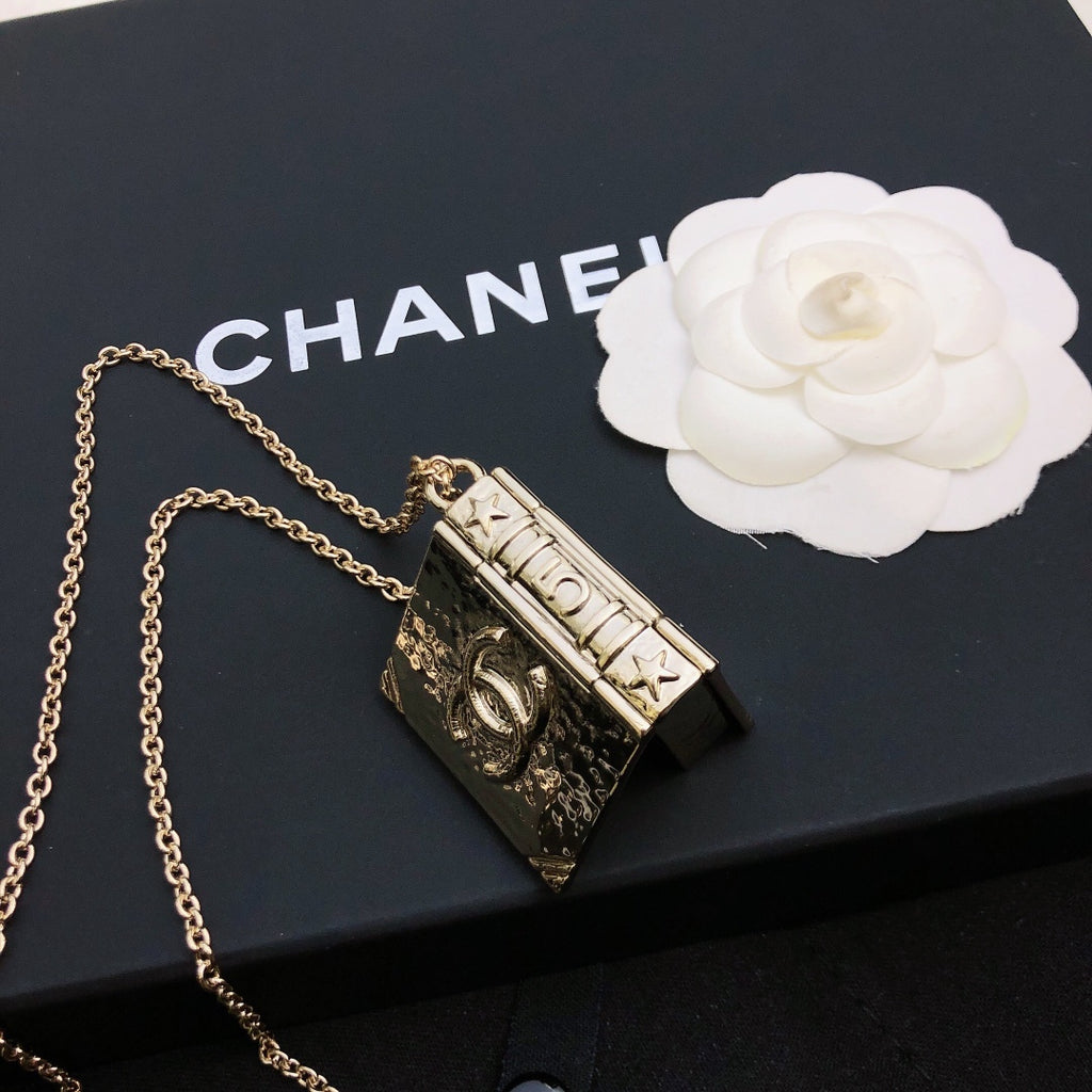 CHANEL Necklace