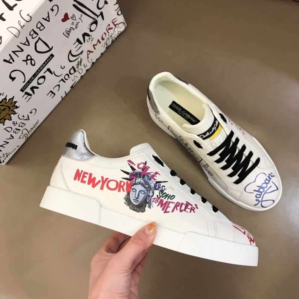 P200[玫瑰][玫瑰]，2022春夏新款Dolce＆Gabbana/顶级原单 Size：38-45 DG重工系列，进口原版小牛皮，撞色设计超好看，5D打印，精致奢华，超A级别！版型对比专柜正品，丝毫不差！ #382589 - image 4