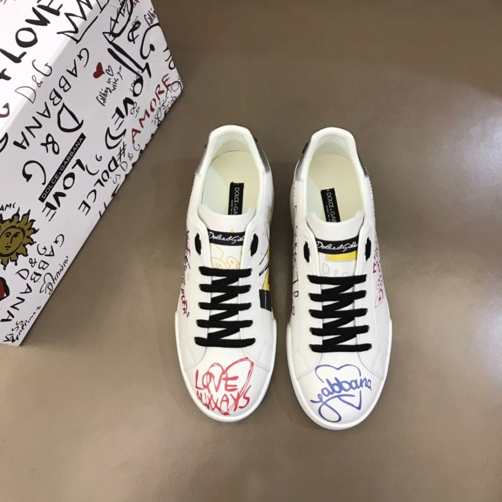 P200[玫瑰][玫瑰]，2022春夏新款Dolce＆Gabbana/顶级原单 Size：38-45 DG重工系列，进口原版小牛皮，撞色设计超好看，5D打印，精致奢华，超A级别！版型对比专柜正品，丝毫不差！ #382589 - image 1