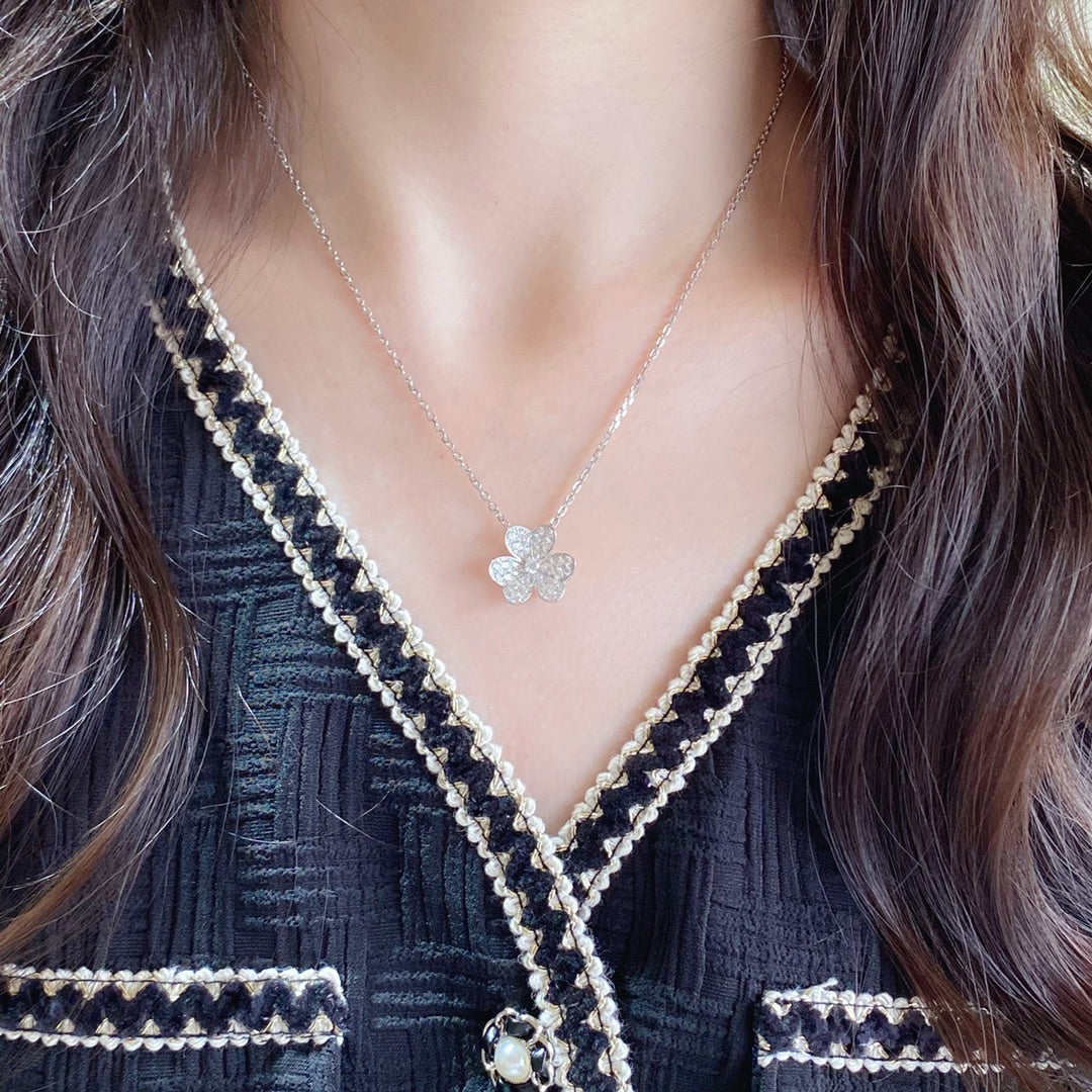 P110 Crystal Four-Leaf Clover Necklace