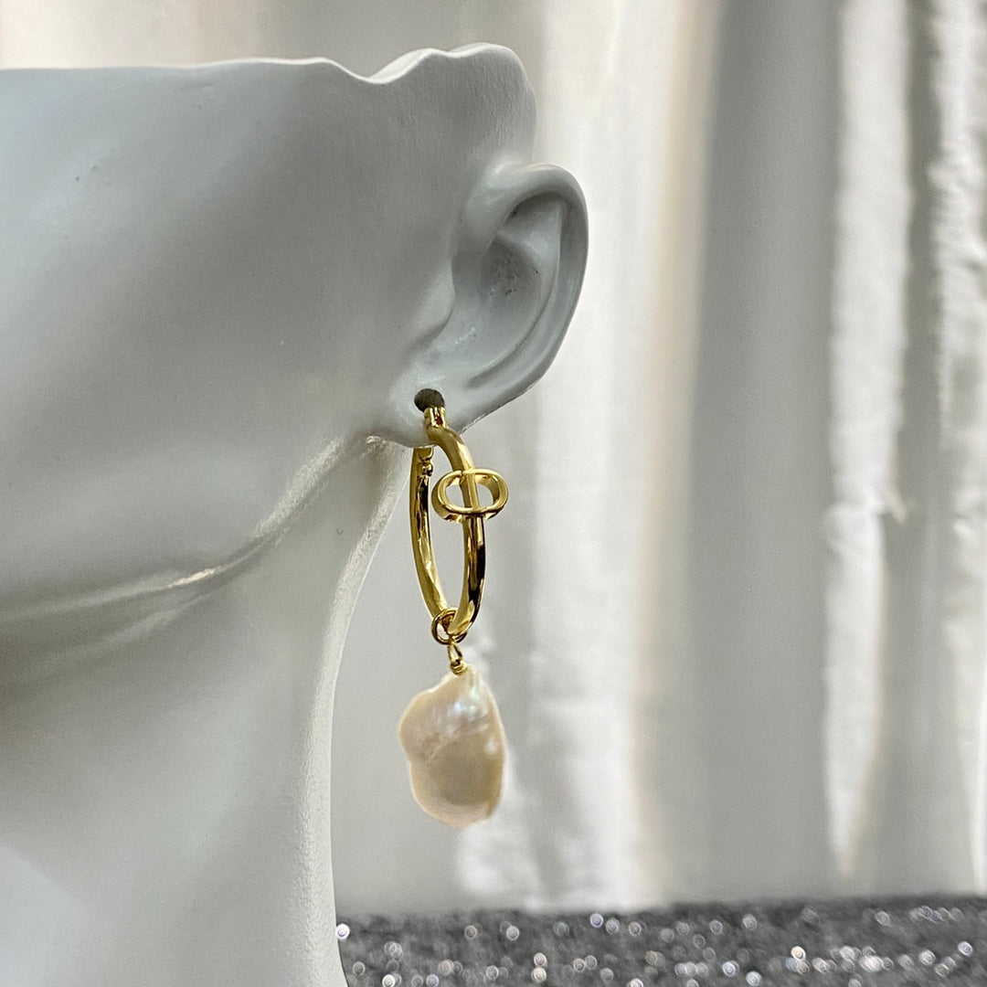 DIOR Pearl Pendant Necklace