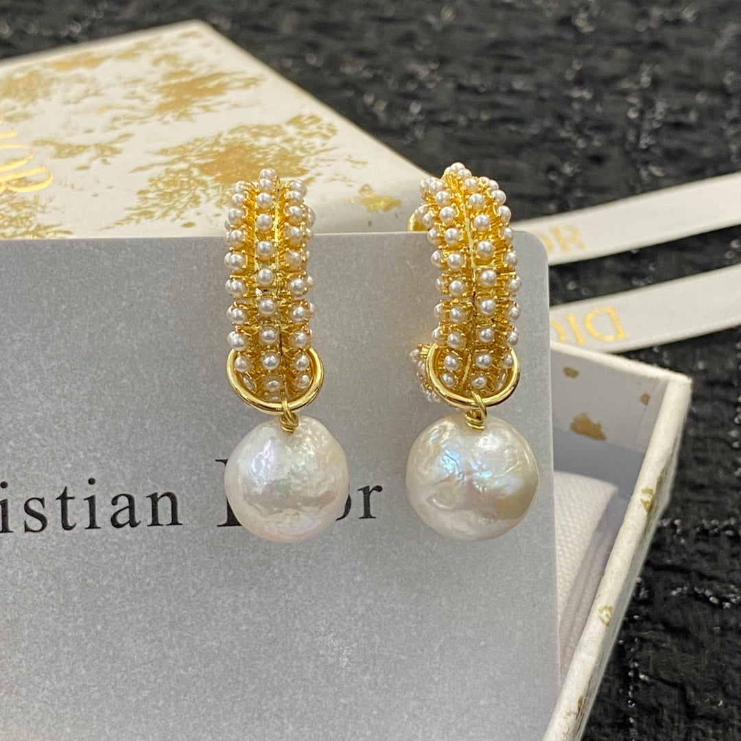 DIOR Pearl Pendant Necklace