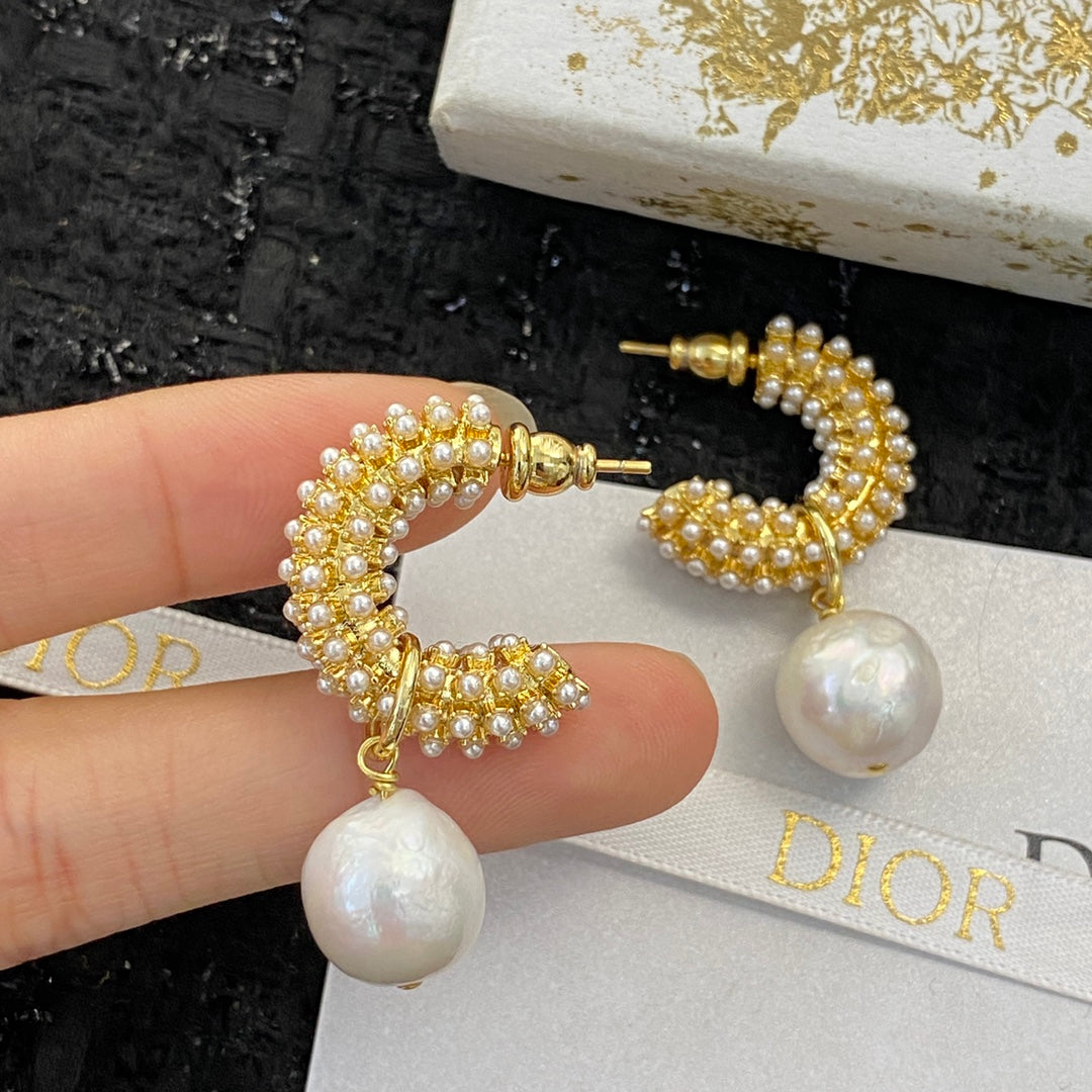 DIOR Pearl Pendant Necklace