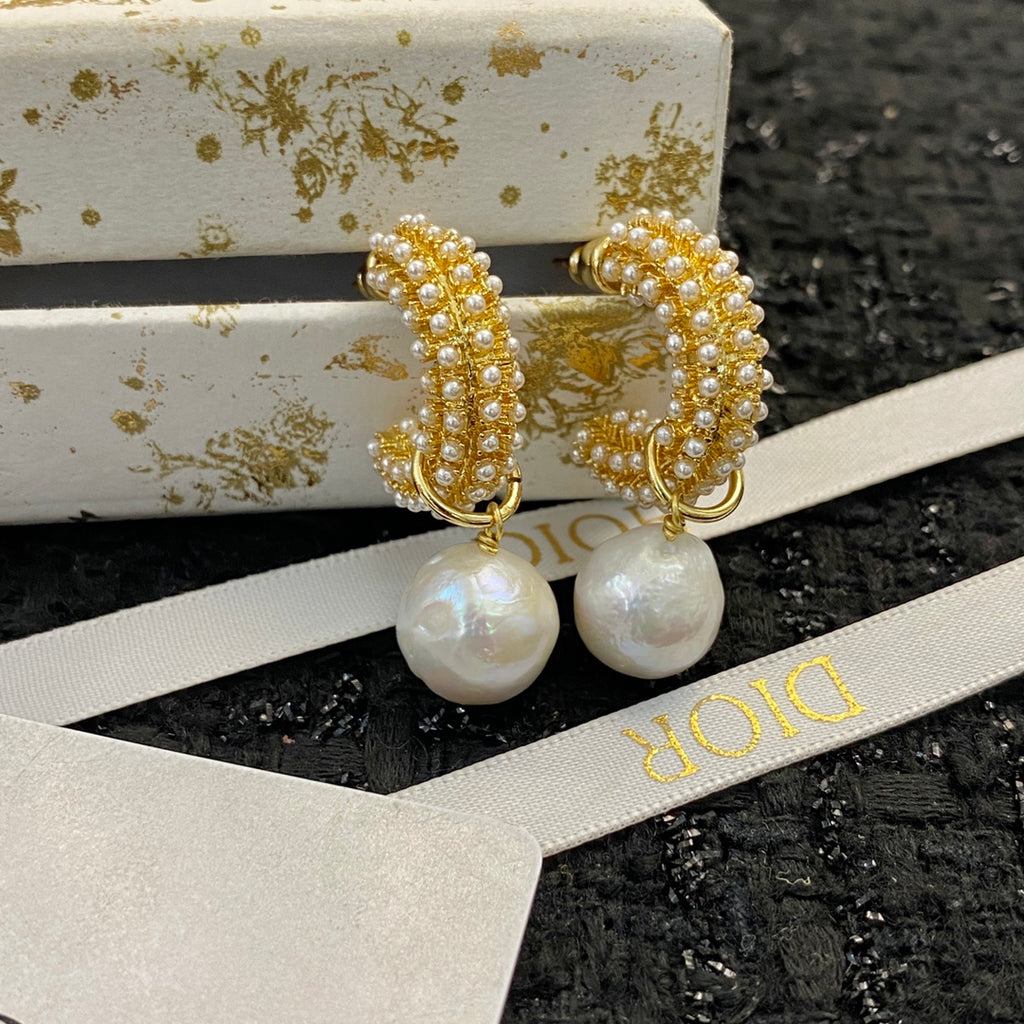 DIOR Pearl Pendant Necklace