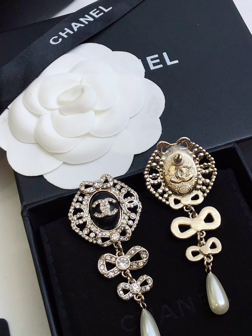 CHANEL Earrings