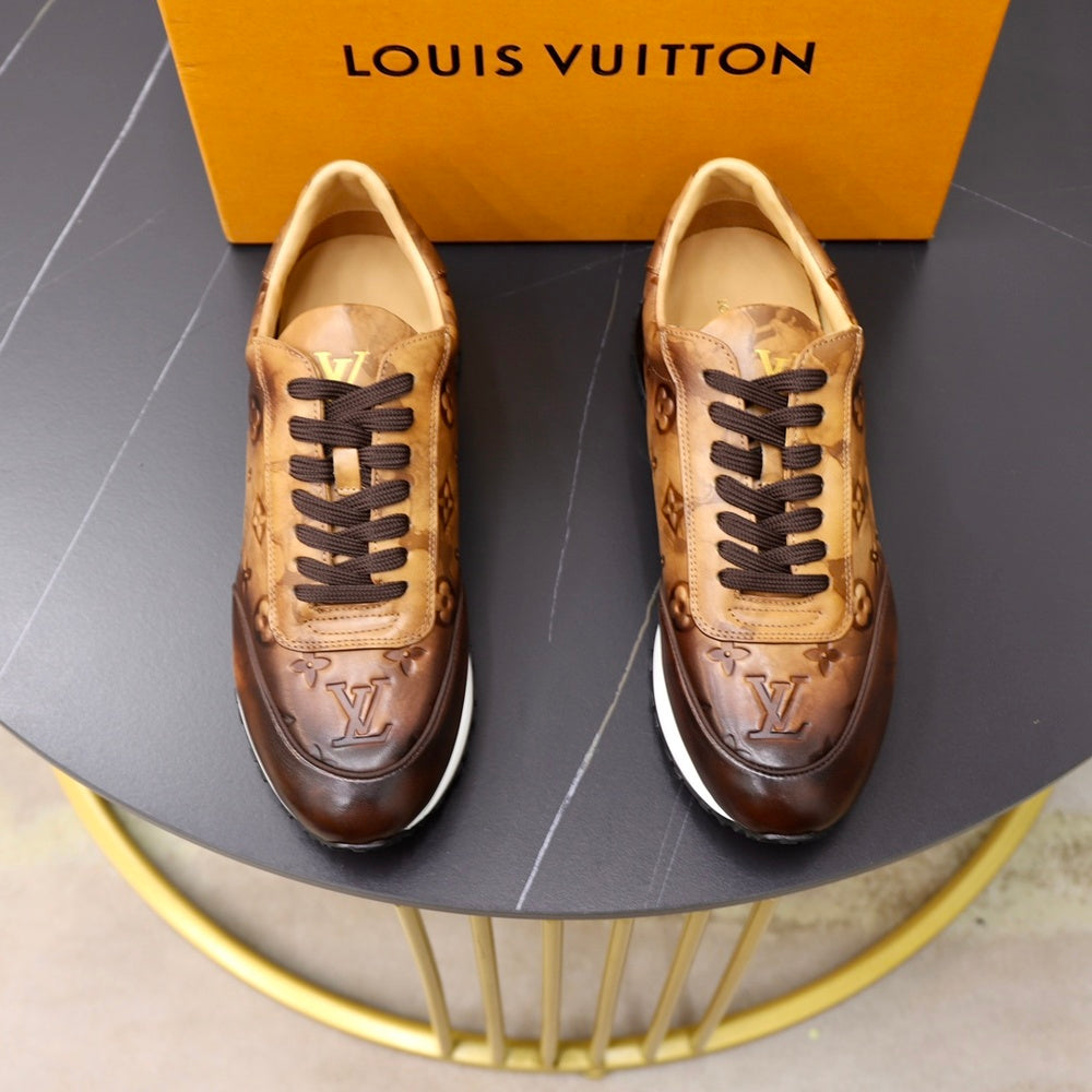 Louis Vuitton Men's Sneakers - Style 426812