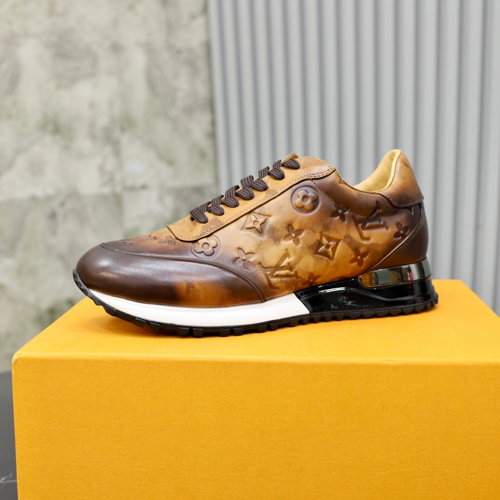 Louis Vuitton Men's Sneakers - Style 426812