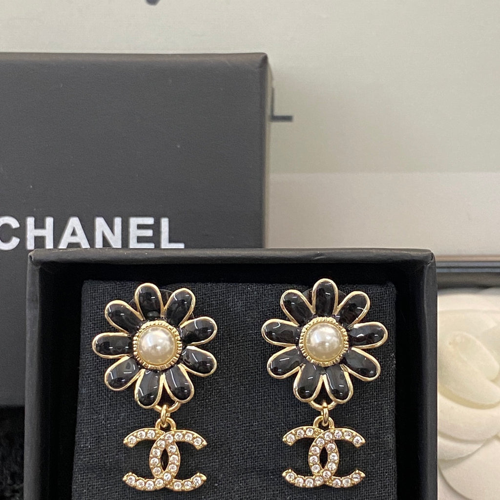 CHANEL Double-C Earrings