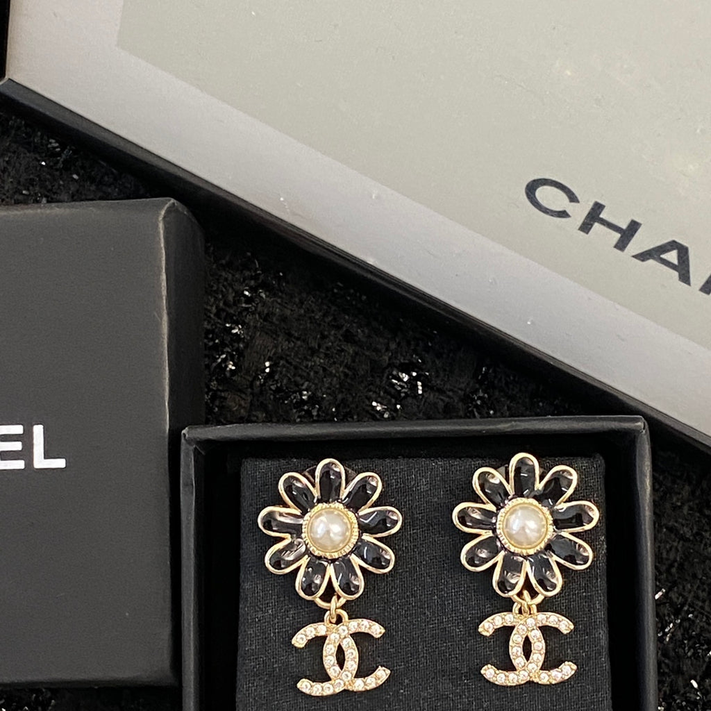 CHANEL Double-C Earrings