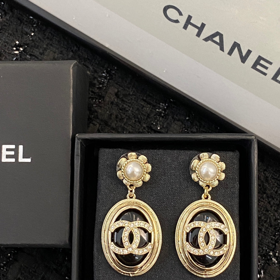 CHANEL Double-C Vintage Pendant Necklace
