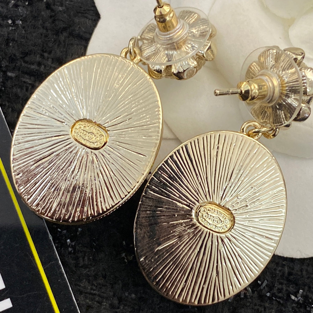 CHANEL Double-C Vintage Pendant Necklace