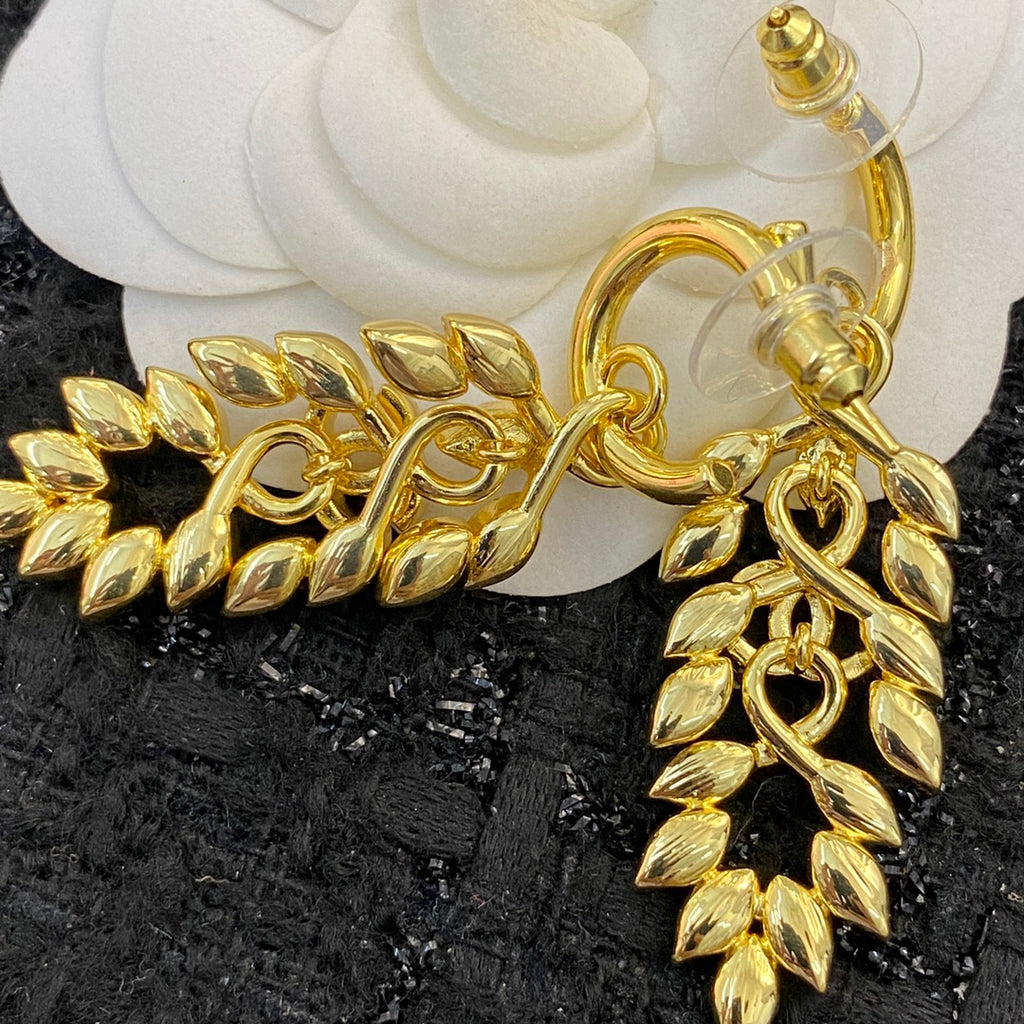 CHANEL Double-C Tassel Pendant Necklace