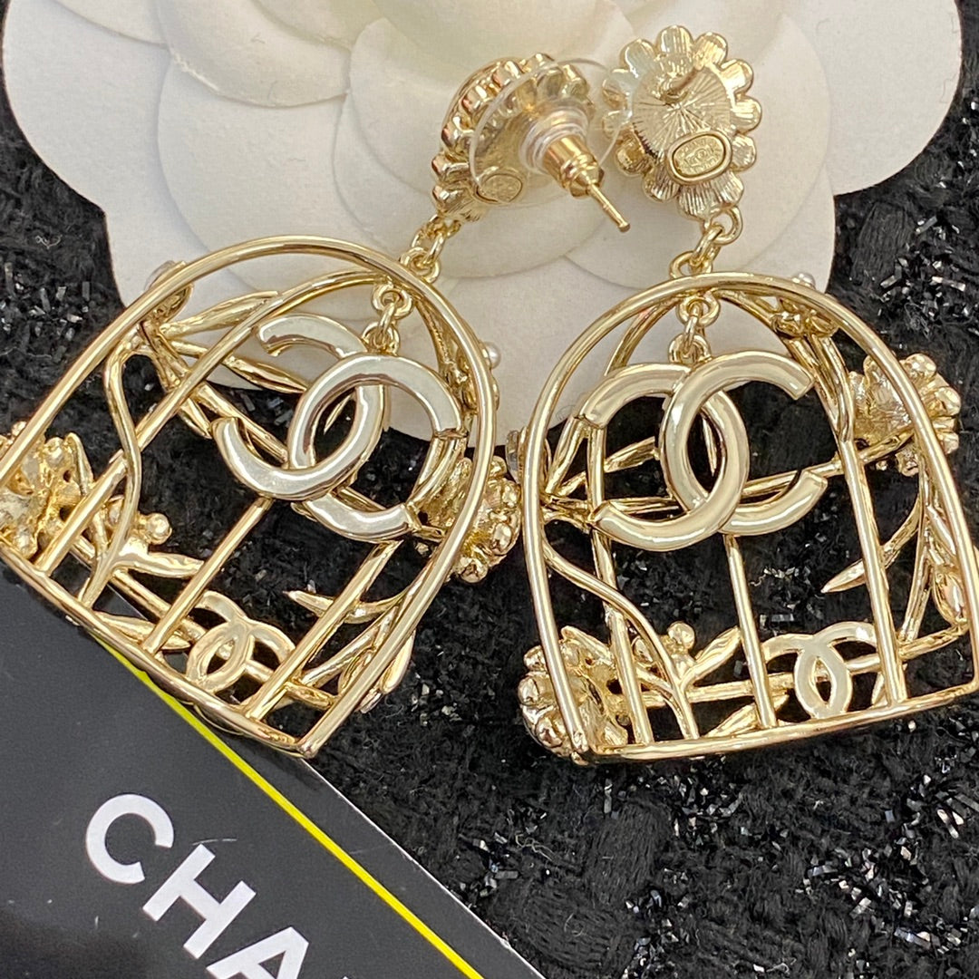 CHANEL Pearl Crystal Vintage Earrings