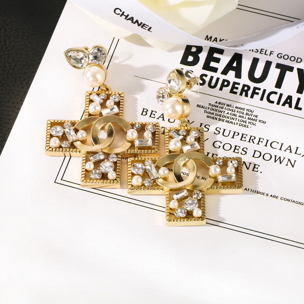 CHANEL Double-C Earrings