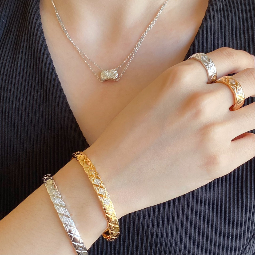 CHANEL P115 Crystal Necklace