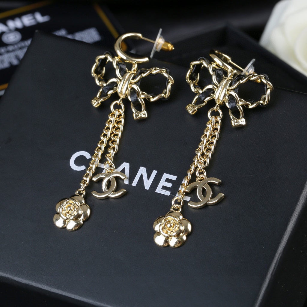 CHANEL P75 Bow Earrings