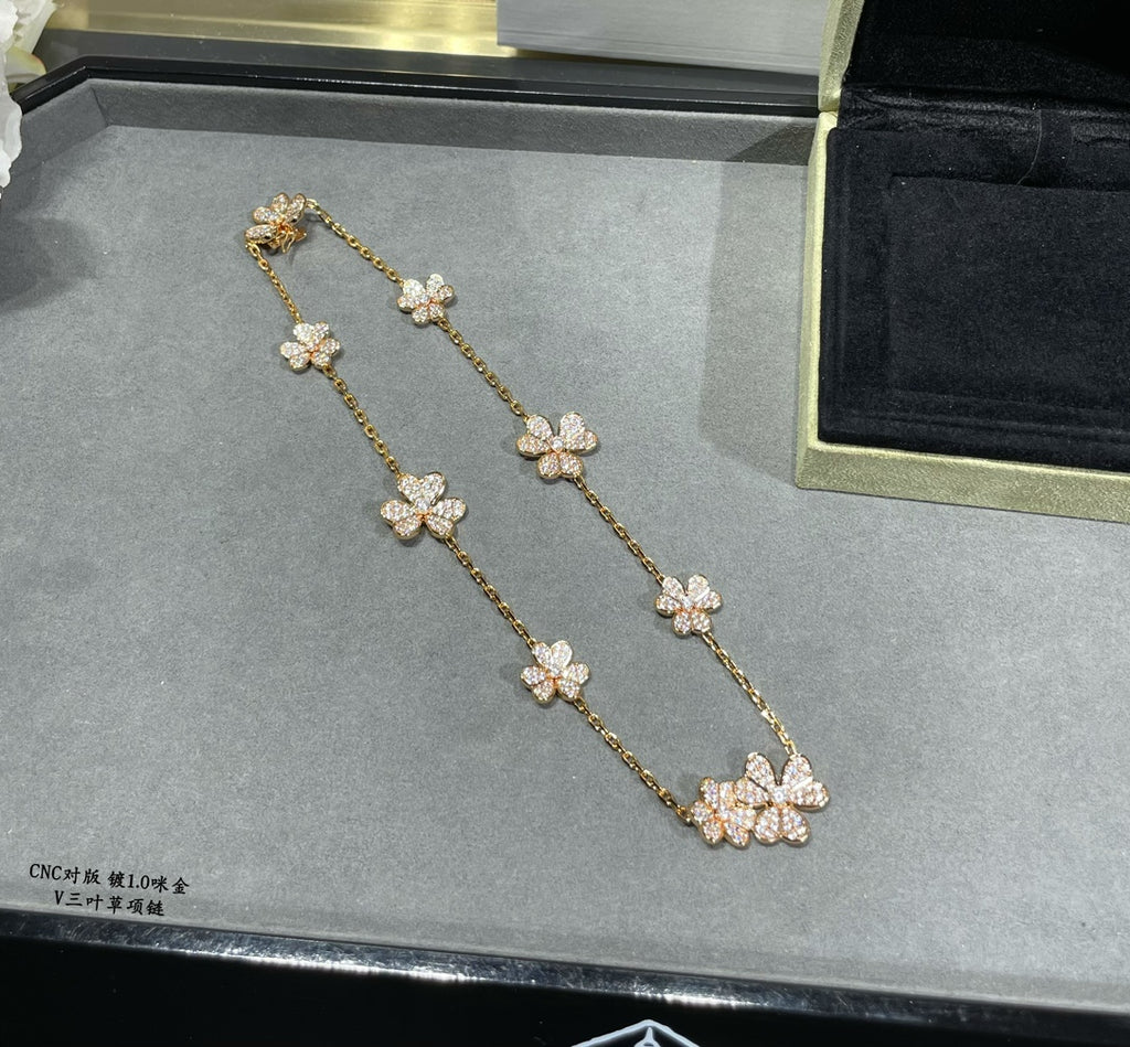 VAN CLEEF & ARPELS Crystal Four-Leaf Clover Necklace