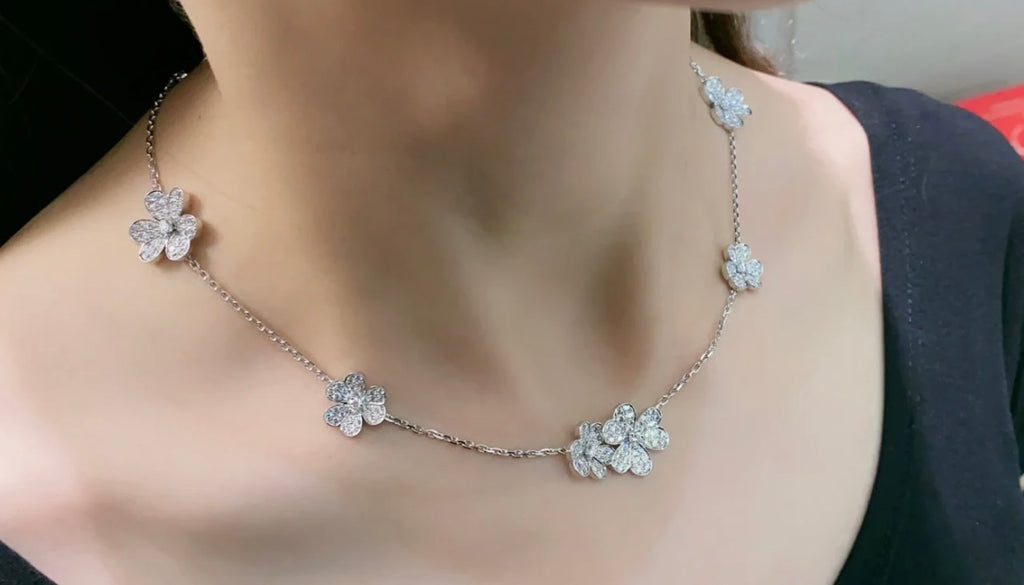 VAN CLEEF & ARPELS Crystal Four-Leaf Clover Necklace