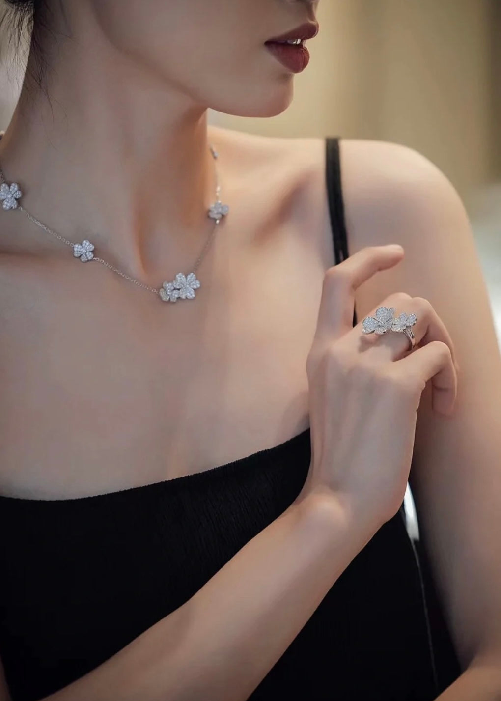 VAN CLEEF & ARPELS Crystal Four-Leaf Clover Necklace