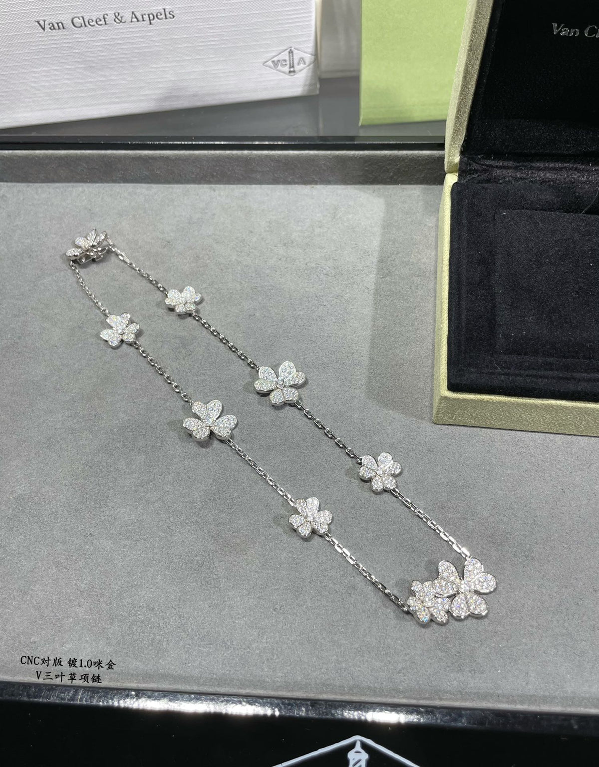 VAN CLEEF & ARPELS Crystal Four-Leaf Clover Necklace