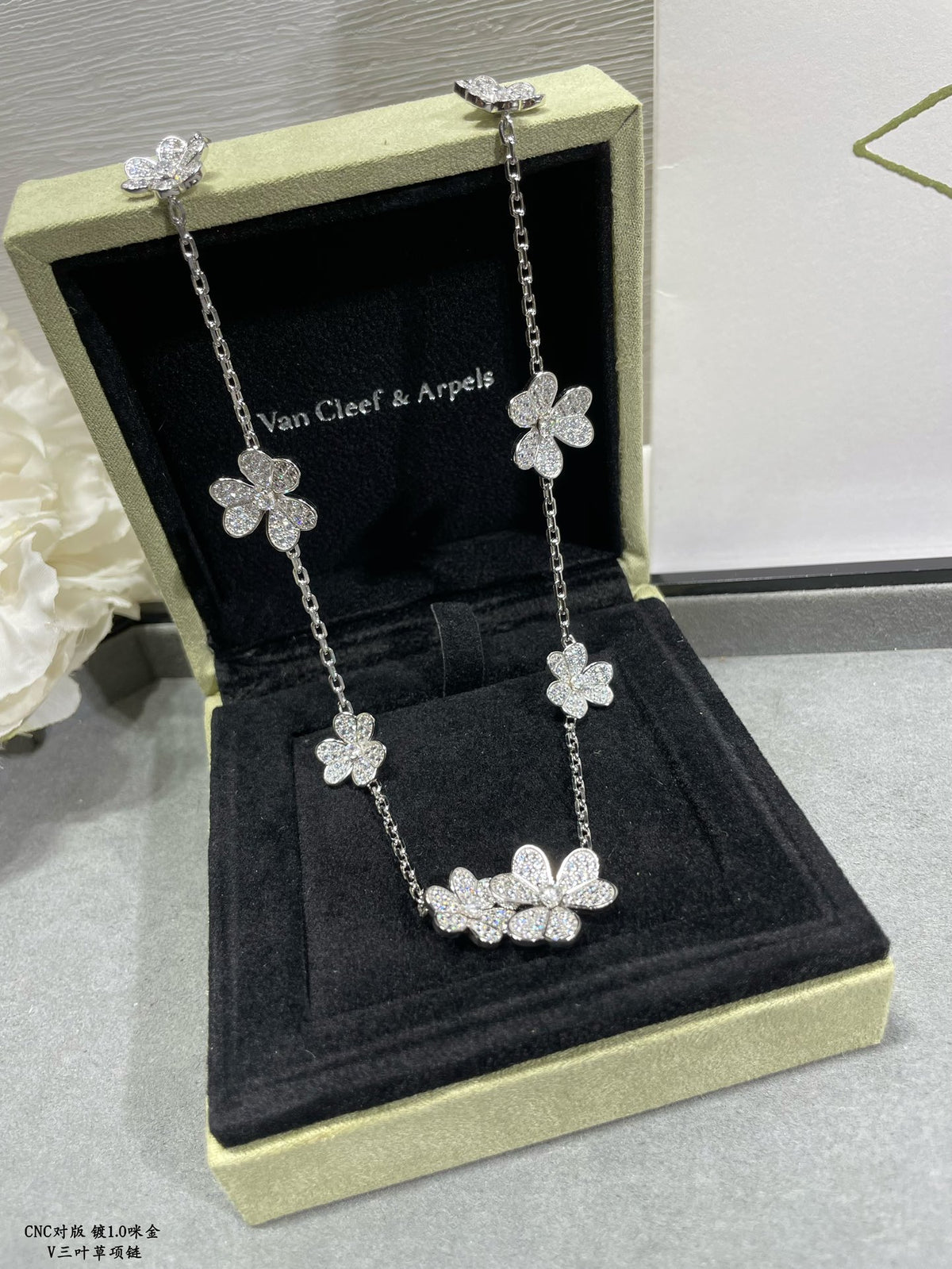 VAN CLEEF & ARPELS Crystal Four-Leaf Clover Necklace