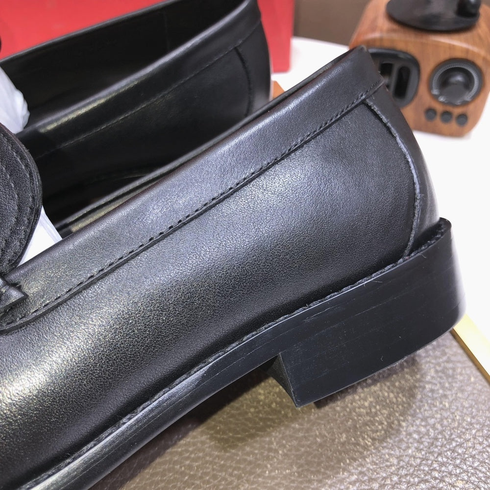 Ferragamo Leather Shoes Style 432266