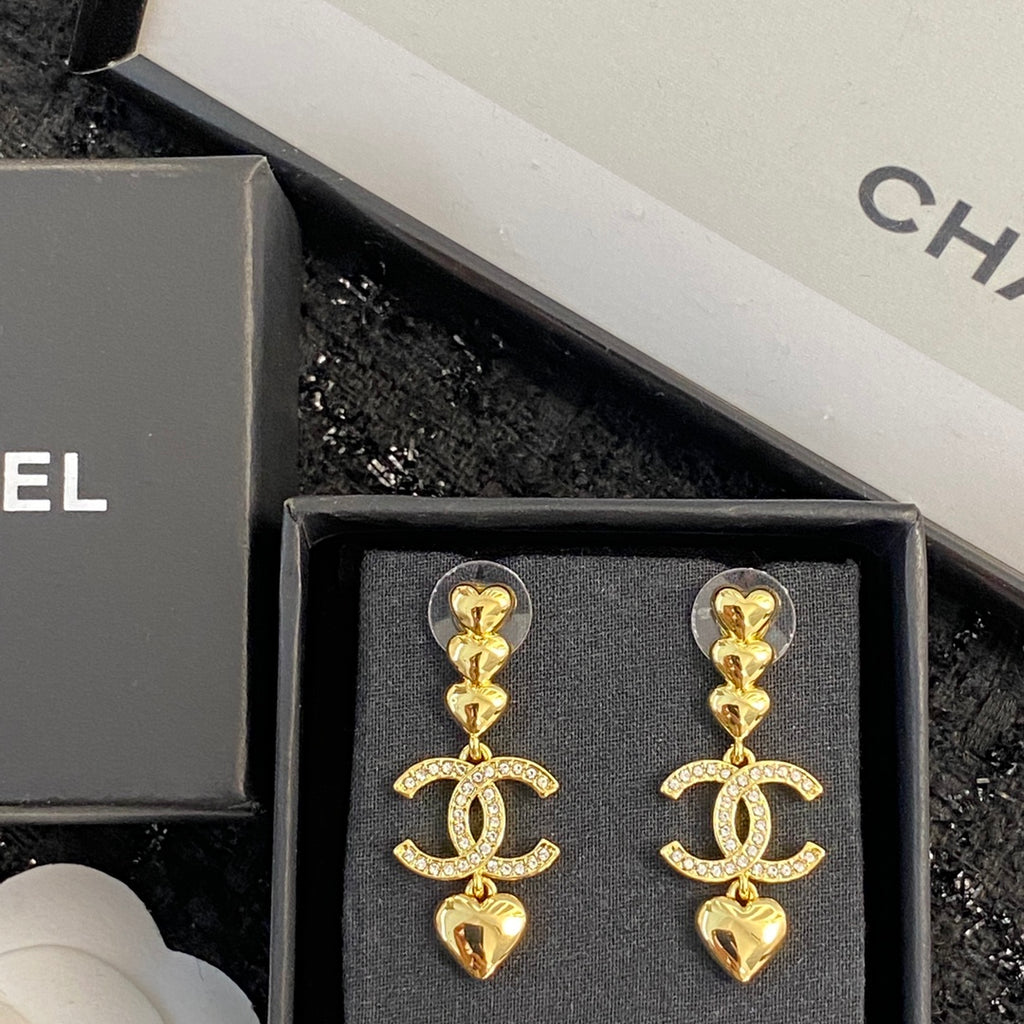 CHANEL P75 Crystal Double-C Tassel Pendant Necklace