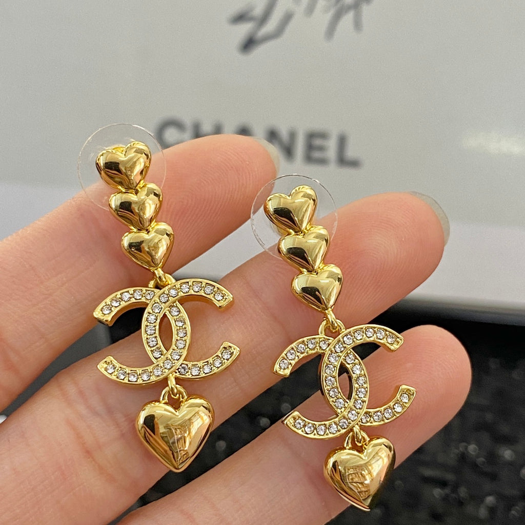 CHANEL P75 Crystal Double-C Tassel Pendant Necklace