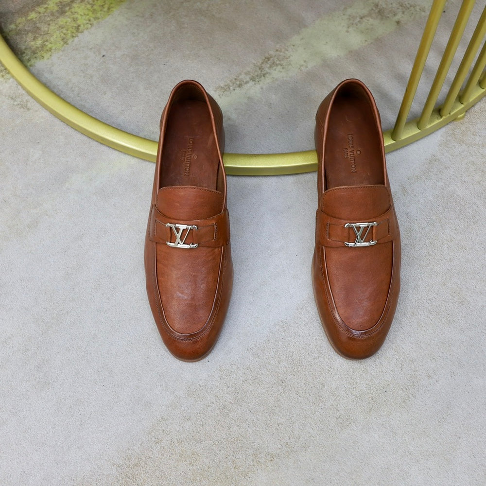Louis Vuitton Men's Sneakers - Style 426001