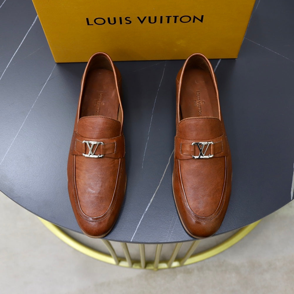 Louis Vuitton Men's Sneakers - Style 426001